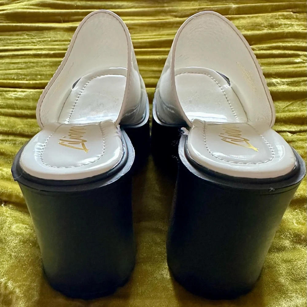 Platform Slides - Picture 3 of 4